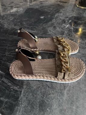 Women's Taupe Chain-Trim Flat Sandals size 7.5